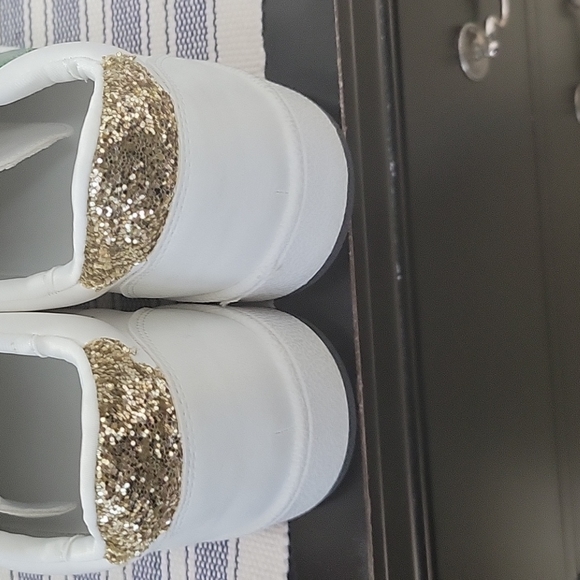 Wore once - Picture 4 of 5